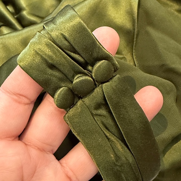 New Reformation Sera Silk Two Piece Set - Picture 14 of 17